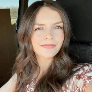 Meet your Posher, Ligia